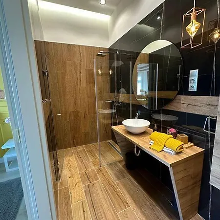 Tj Apartment