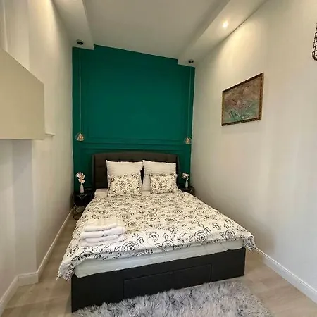 Tj Apartment